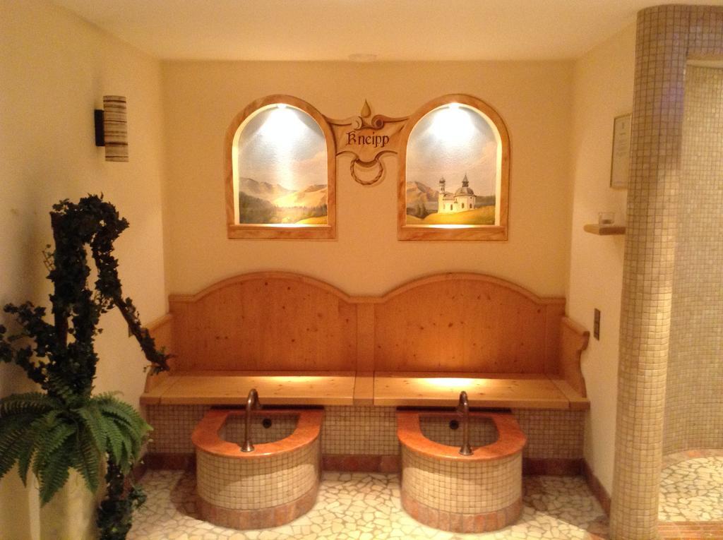 Hotel Garni Almhof ゼーフェルト・イン・チロル エクステリア 写真